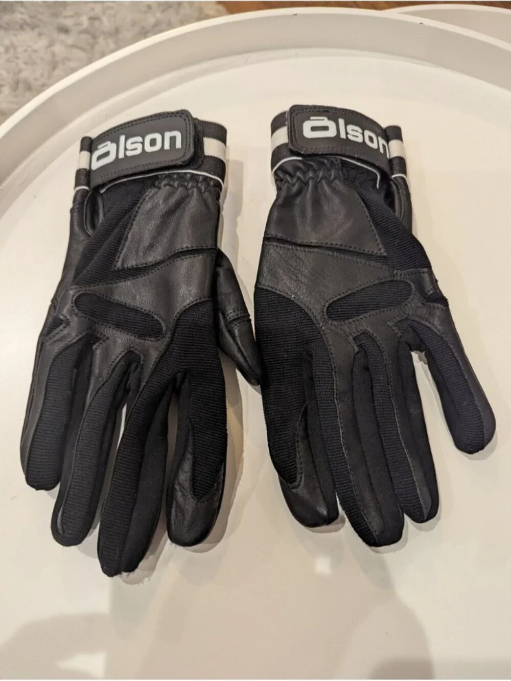 Olson Unisex Ultrafit Glove Curling Gloves Size large New Without Tags